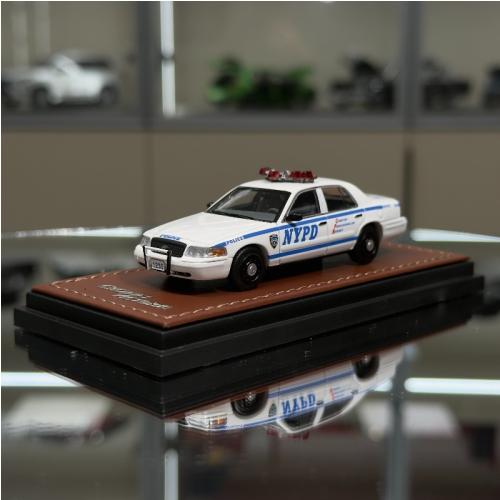 GOC 1/64 Ford CV NYPD Police Interceptor - Die-cast Metal Model Car - Collectible Toy Vehicle Gift